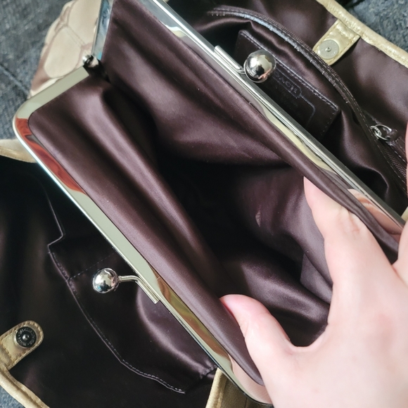 Coach Signature Stripe Framed Kisslock Carryall Y2K F13533 - Picture 4 of 14